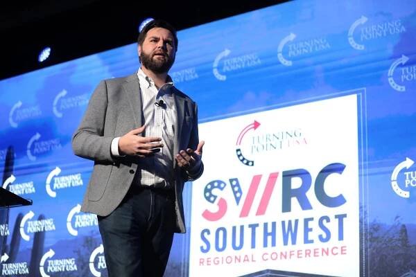 Nazýval Trumpa idiotem, dnes s ním chce vládnout Americe: vyvolený JD Vance