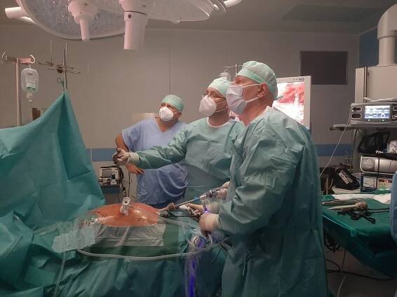 Operace břišní kýly a diastázy přímých břišních svalů | nem-tr.cz
