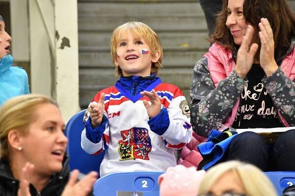 Hokejové utkání HC Masaryk University a Gladiators Trenčín v rámci akce Souboj univerzit konané u příležitosti oslav 100