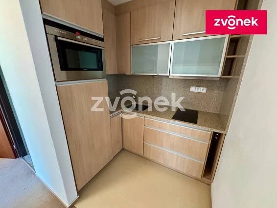 Byty spolubydlení, vlastní pokoj se zahradou, předzahrádkou Zlín • Sreality.cz