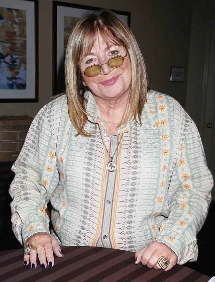 Billy Crystal, Rosie O'Donnell and More React to Penny Marshall's Death at 75: 'I Loved Her'