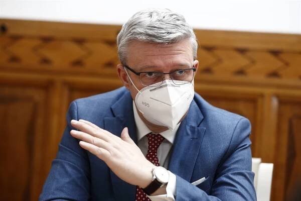 Obešel Havlíček tajné služby? Minimálně jejich část prý o přizvání Rusů k Dukovanům nevěděla