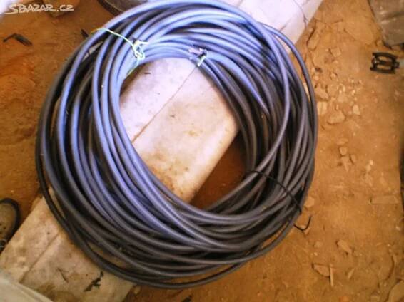 68 metrů Přívodní Cyky kabel 4 x 10 v hliníku