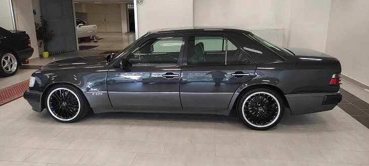 Mercedes-Benz 124 E 500 AMG