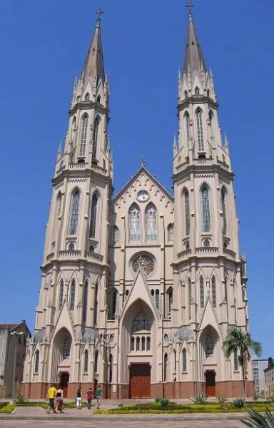 File:Santa Cruz do Sul catedral parallaxerror 2005-03-21.jpg - Wikimedia Commons