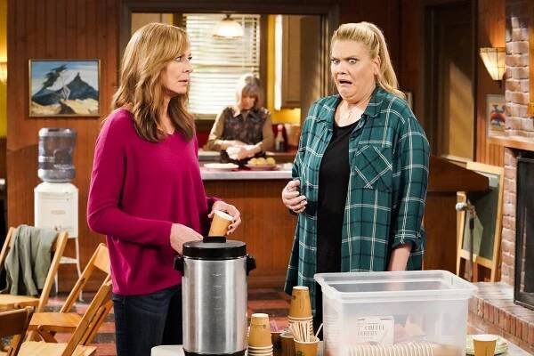 Máma - Falešná slanina a plán nás všechny zabít - Z filmu - Allison Janney, Kristen Johnston