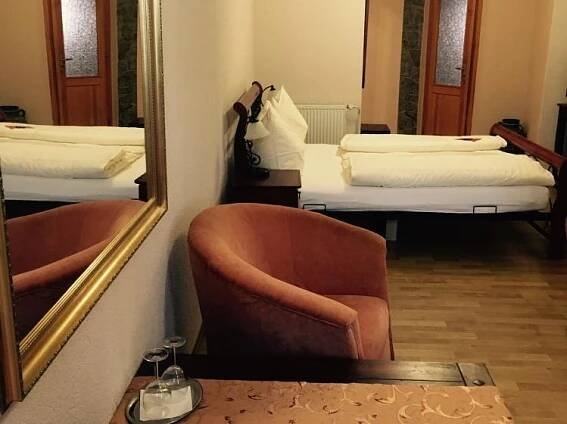 Pension & Restaurant Atmosféra, Loket | Hotel.cz