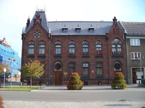 Soubor:Nový Bohumín, náměstí T. G. Masaryka 225, radnice, budova B.jpg