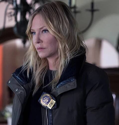 Kelli Giddish Told Us Leaving "SVU" Was "Not an Option"