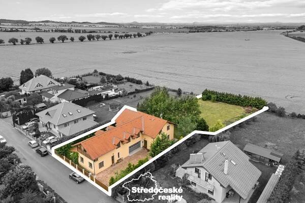 Prostorný rodinný dům s potenciálem pro bydlení i podnikání – Bašť, Praha-východ | Středočeské reality 