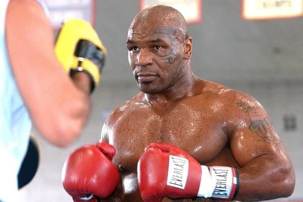 Iron Mike se vrací do ringu. Tyson vyzve v exhibici Jonese