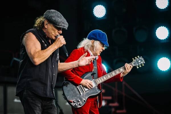 Recenze: AC/DC zestárli, ale nezklamali