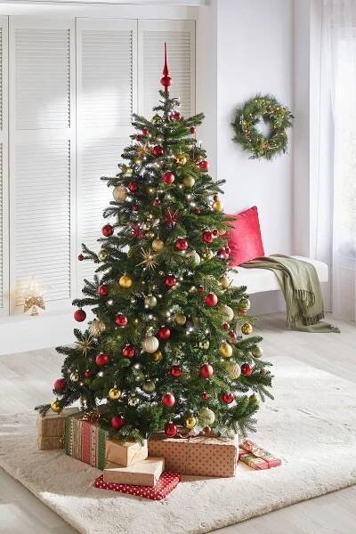 Traditioneller Weihnachtsbaum - Klassische Weihnachten