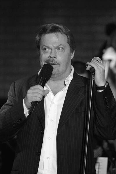 Suzy Eddie Izzard