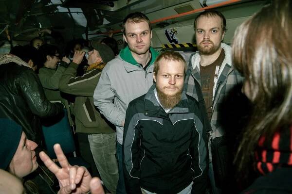 Simon Gregor Carlsson, Arvid Swedrup, Willjam Lempling - The Pirate Bay - Episode 1 - Z filmu