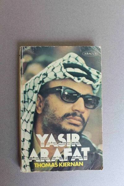 Yasir Arafat. The Man and the Myth (Jásir Arafat, Palestina, politika, Izrael) - Antikvariát Valentinská