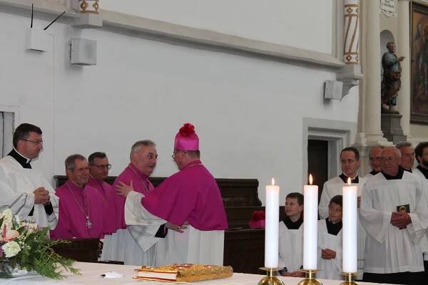 Po sedmi letech má Hradec opět probošta
