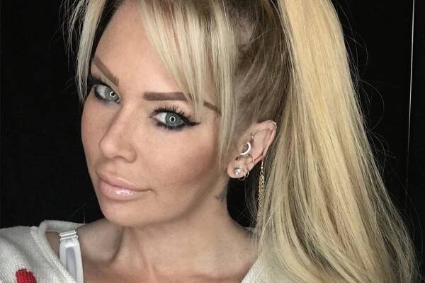 A selfie of Jenna Jameson.