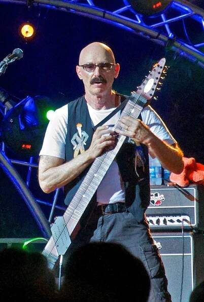Soubor:Tony levin.jpg – Wikipedie