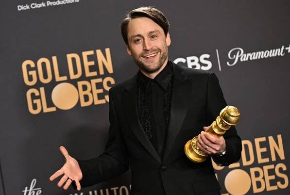 Zlaté glóby ovládlo drama Oppenheimer, Barbie má cenu za kasovní trhák