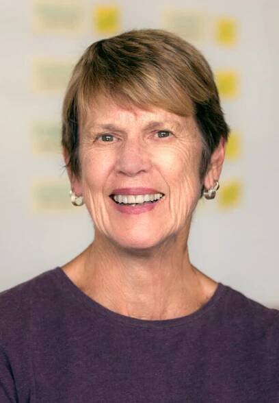Lynne Zolli smiling