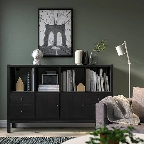 KALLAX Policový díl s podnožím - se 2 dvířky/4 zásuvkami/černohnědá 147x94 cm