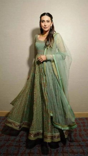 Karisma Kapoor's stylish experiments with ethnic wear
