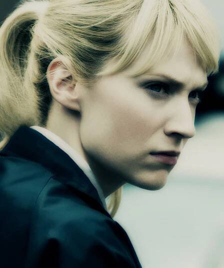 Beth Riesgraf 008