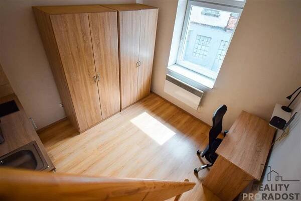 Pronájem bytu 1+kk 25 m², Hybešova, Brno - Staré Brno