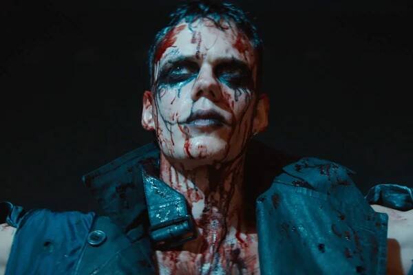 See 'The Crow' Reboot Trailer Starring Bill Skarsgard and FKA Twigs