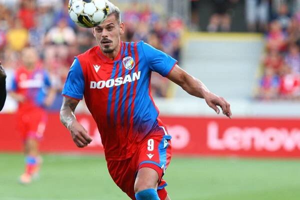Plzeňský útočník Jan Kliment v odvetě 3. předkola Ligy mistrů s moldavským Šeriffem Tiraspol.