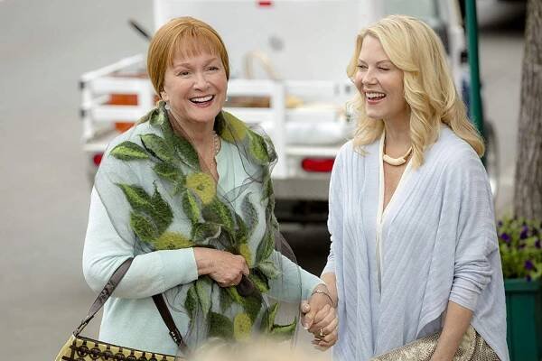 Domov na pobřeží - Home to Roost: 1. část - Z filmu - Diane Ladd, Barbara Niven