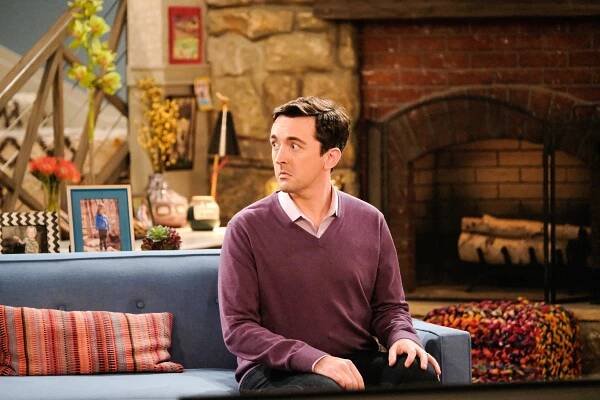 Man with a Plan - Lice Lice Baby (S02E08) (2018)