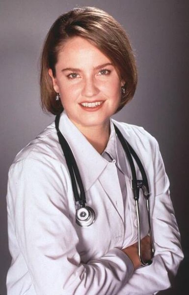 Vzpomínáte na doktorku Susan z Pohotovosti? Podívejte se, jak šel čas s populární herečkou