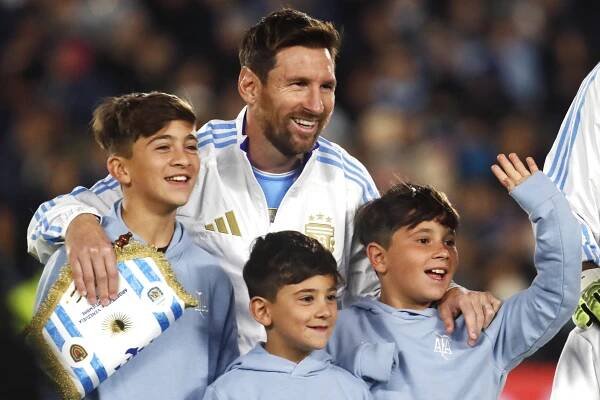 Messi was joined by his three sons for the walk out and the national anthems
