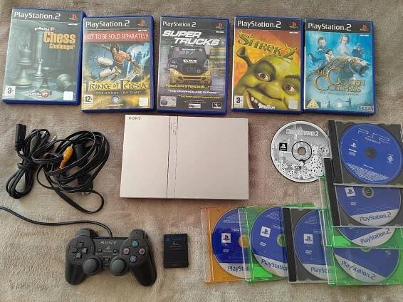 Playstation 2 slim silver,kompletni+hry