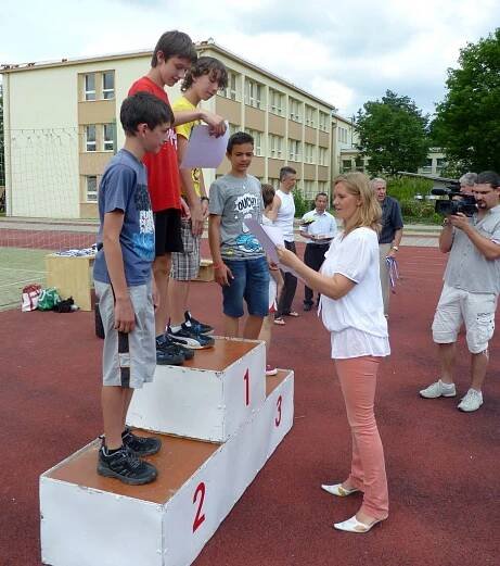 Atletická olympiáda 2012 - Atletická olympiáda - Fotogalerie - Základní škola Kneslova v Brně, ŠKOLA V POHYBU