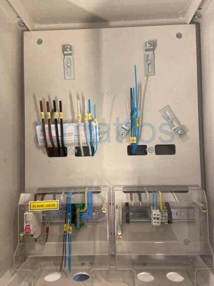 DCK elektroměrová skříň 3f, 1x 2sazb. v pilíři, 63A, pro FVE - ER212/NKP7P/63A/FV ČEZ/E.GD
