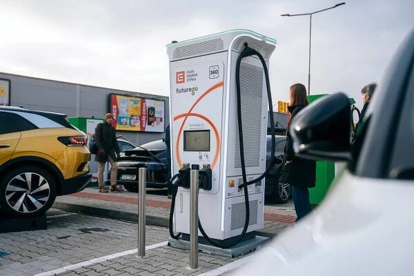 Elektromobil v Česku nabijete u 3 182 dobíjecích stanic