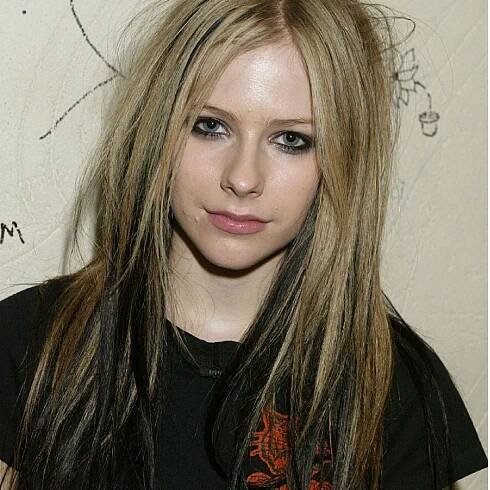 Avril Lavigne’s 20-Year Devotion to Smoky Eyeliner Continues in New Music Video