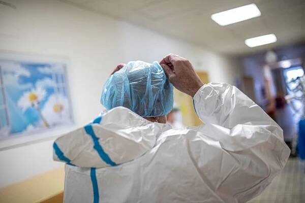 Koronavirus se v Plzeňském kraji nekontrolovatelně šíří, znovu zasedal krizový štáb