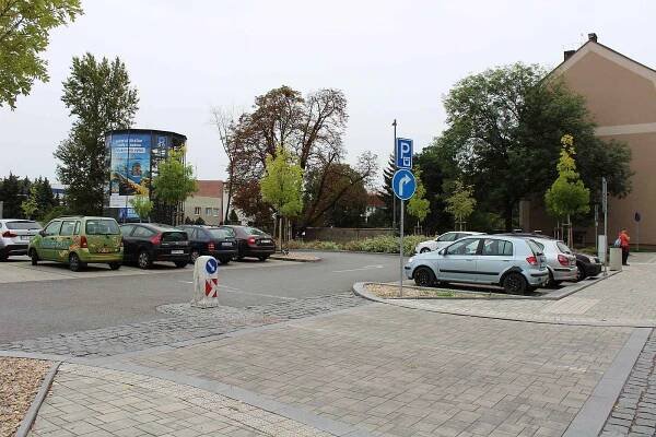 Parkoviště u kolínského nádraží.