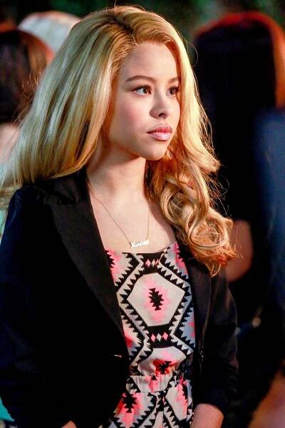 Fosterovi - Hra - Z filmu - Cierra Ramirez