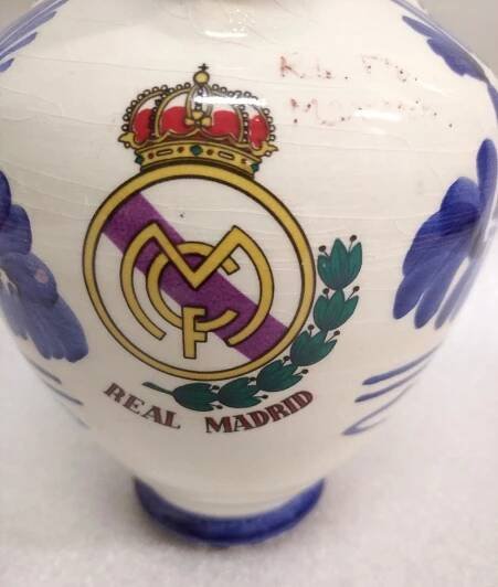 Nádoba z keramiky se znakem Real Madrid - Starožitnosti
