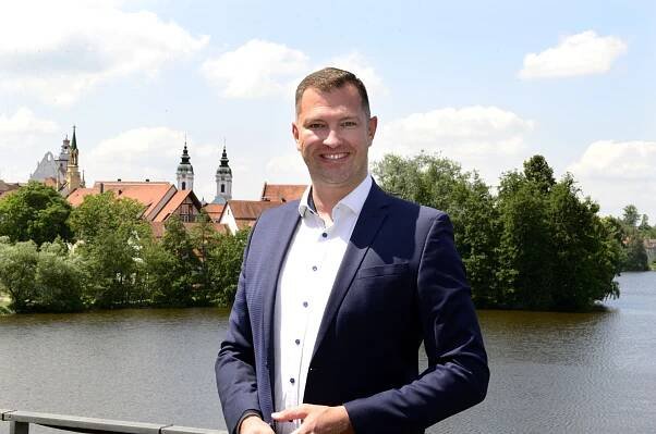 Ansprechpartner, Teams & Kontakt