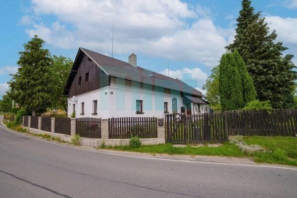Prodej rodinného domu 5+1 [120 m⊃2;] se zahradou [513 m⊃2;], obec Hošťálkovy, okres Bruntál