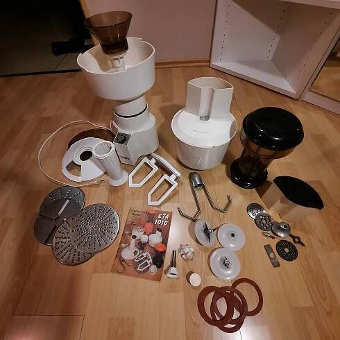 Kompletní funkční kuchyňský robot ETA 1010