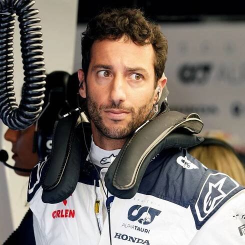 Daniel Ricciardo to miss Dutch Grand Prix after suffering broken wrist in crash