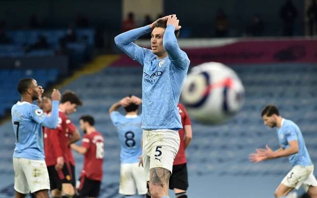 Manchester United ukončil vítěznou sérii fotbalistů City, Liverpool znovu padl