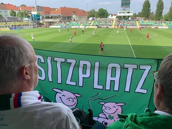 Sitzplatzschweine on Tour – Sitzplatzschweine SK Rapid Wien